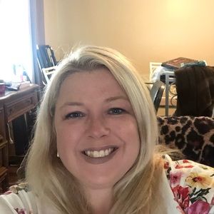 Meet your Posher, Angela